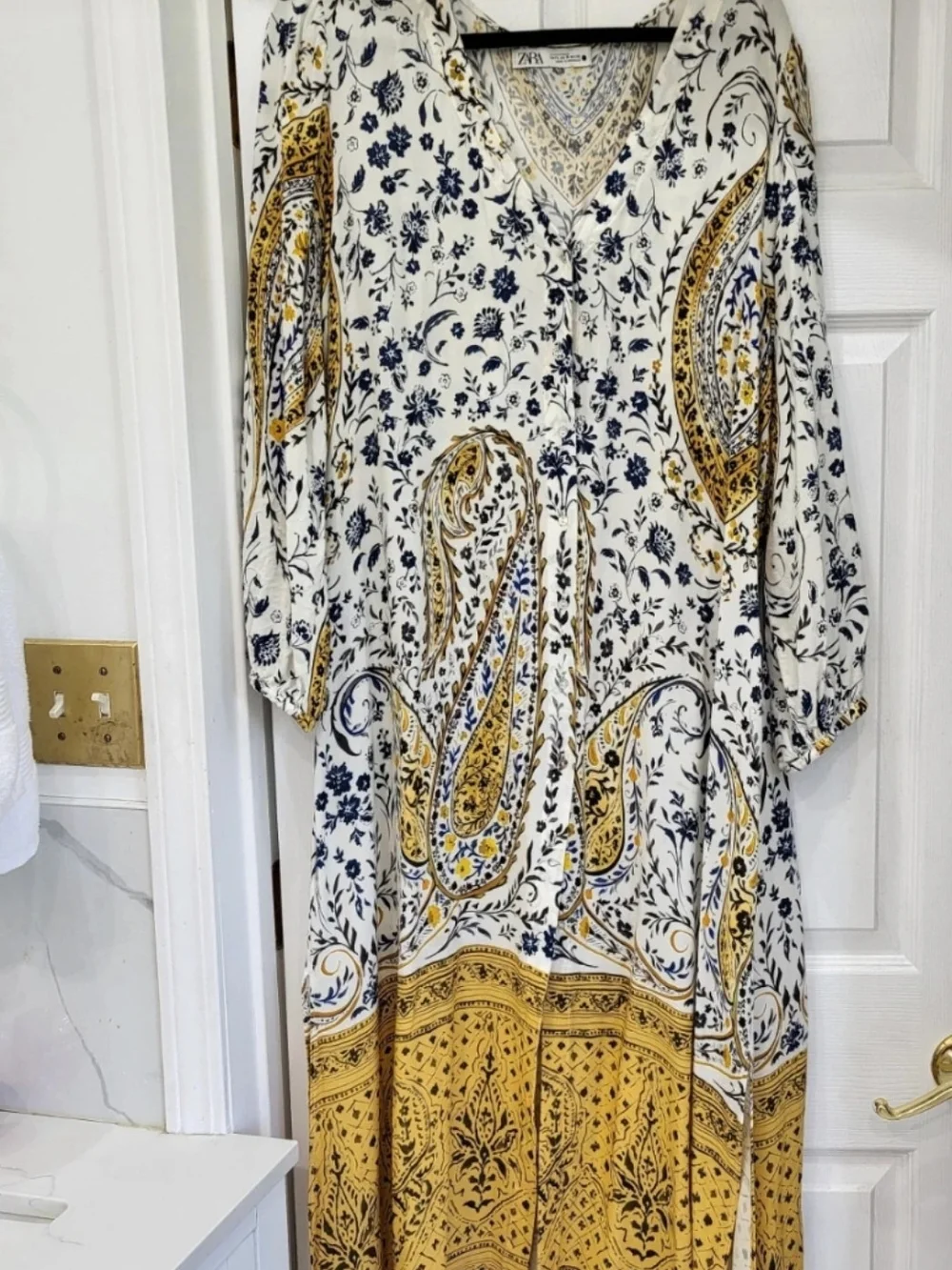 Zara elegant neck